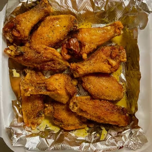 10 Chicken Wings.