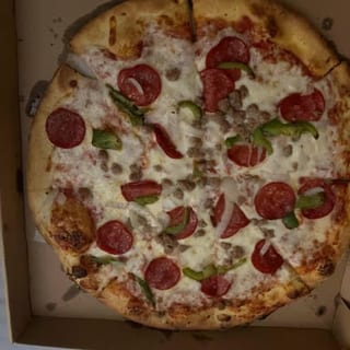 Deluxe Pizza